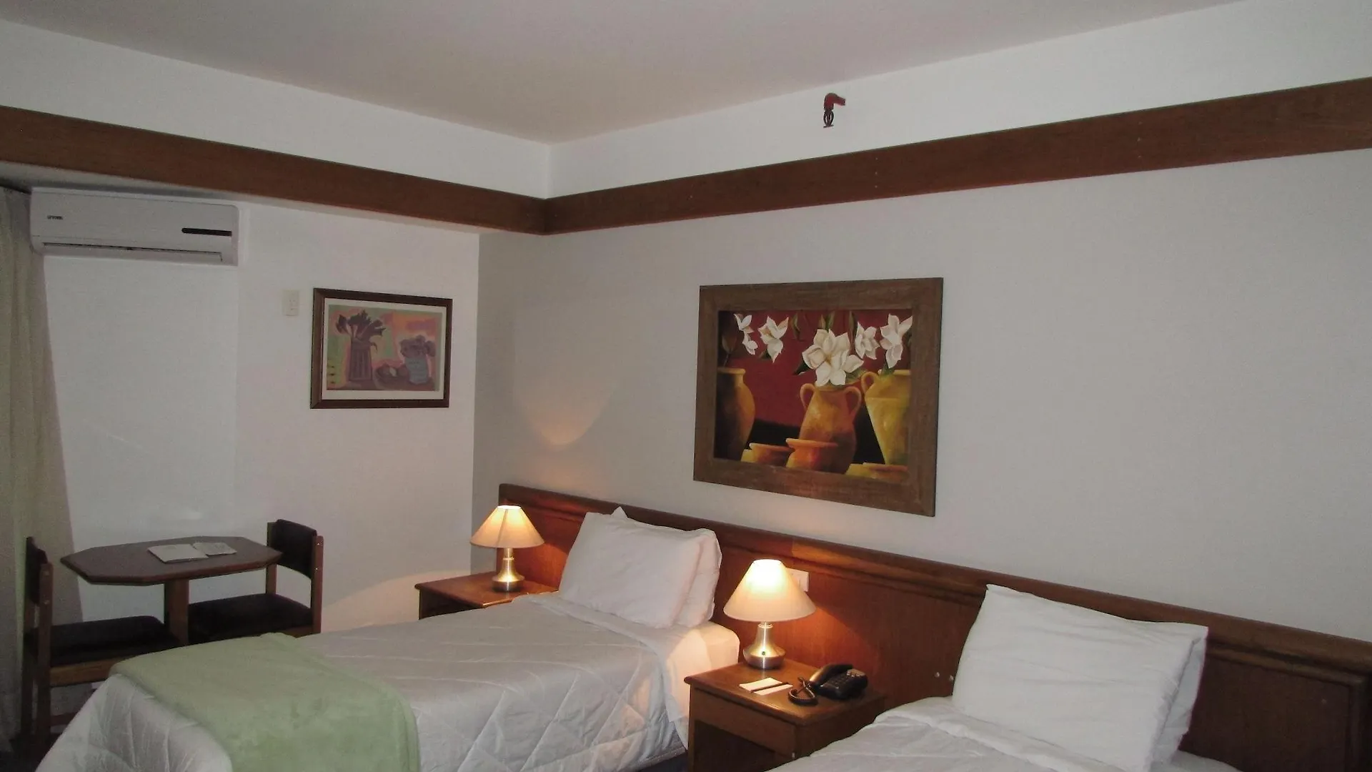ホテル Continental Porto Alegre By Samba