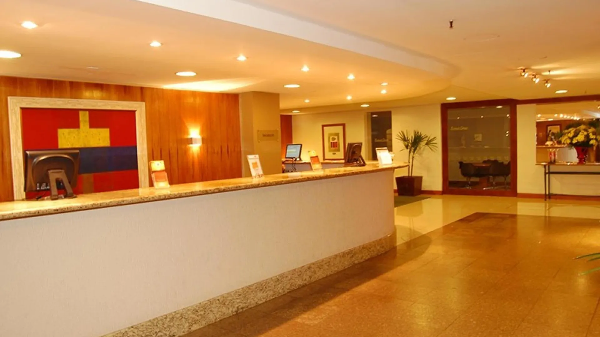 ホテル Continental Porto Alegre By Samba