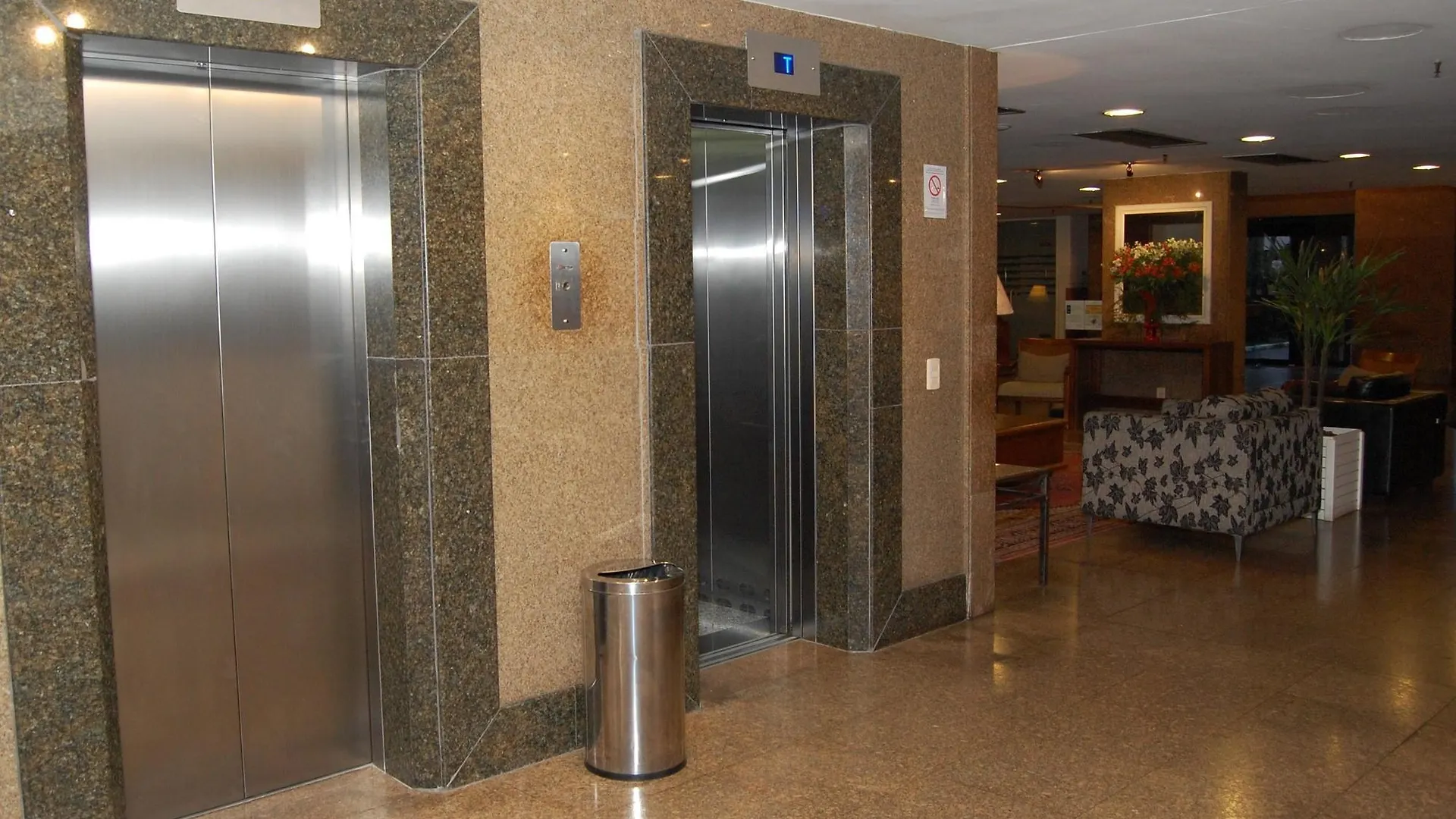ホテル Continental Porto Alegre By Samba
